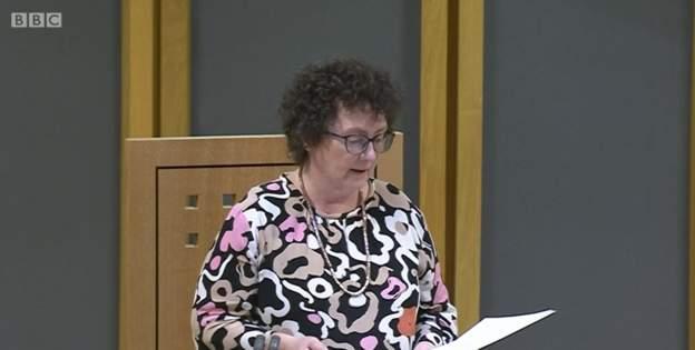 Bydd gwaith yn y tymor nesaf "yn ddi-os yn canolbwyntio ar wella o bandemig Covid' medd y Llywydd Elin Jones