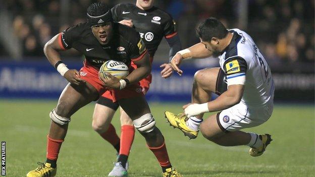 Maro Itoje blasts through Alafoti Faosiliva of Bath