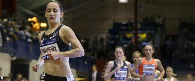 Shannon Rowbury leads the pack during the women's Wanamaker Mile