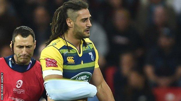 Josh Navidi looks distressed as he leaves the field against Gloucester