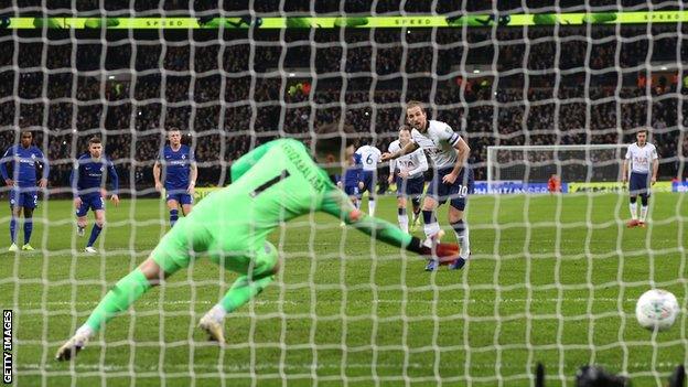 Harry Kane scores a penalty against Chelsea