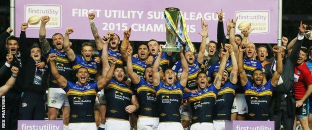 Leeds Rhinos lift the Super League trophy