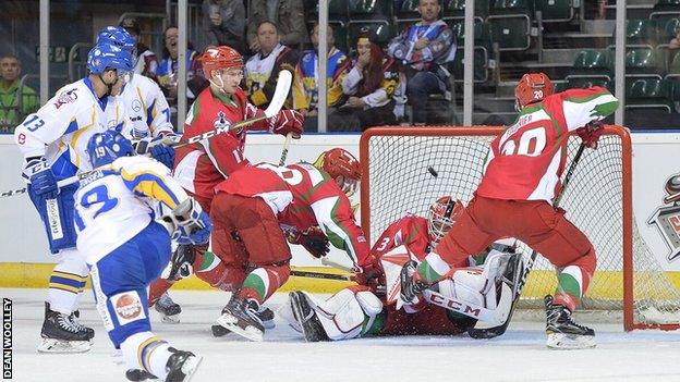 Flyers attack Devils goal
