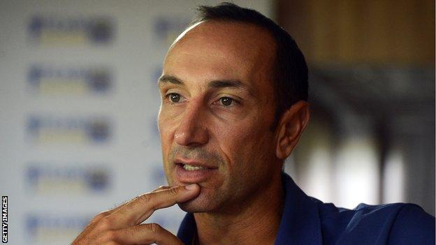 Coach Nic Pothas