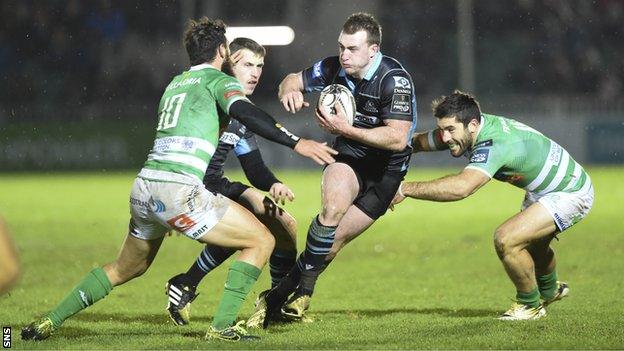 Stuart Hogg carries for Glasgow Warriors