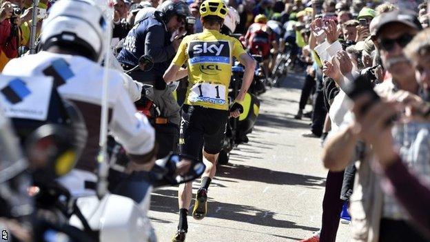 Chris Froome running up Mont Ventoux