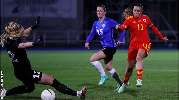 Tash Harding scores opening goal