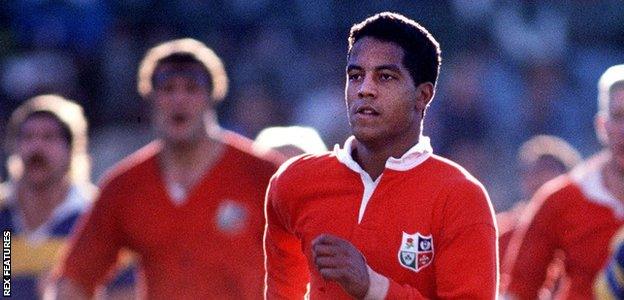 Jeremy Guscott in action on his first Lions tour