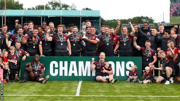 Saracens players celebrated