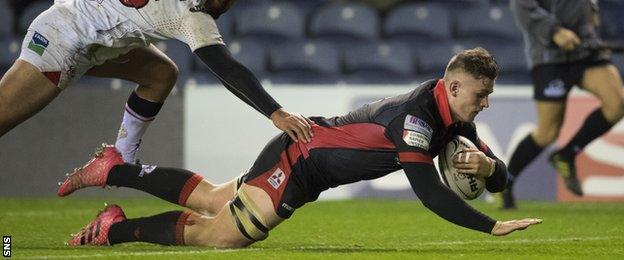 Magnus Bradbury scores for Edinburgh