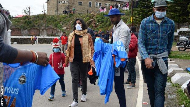 India fans in masks