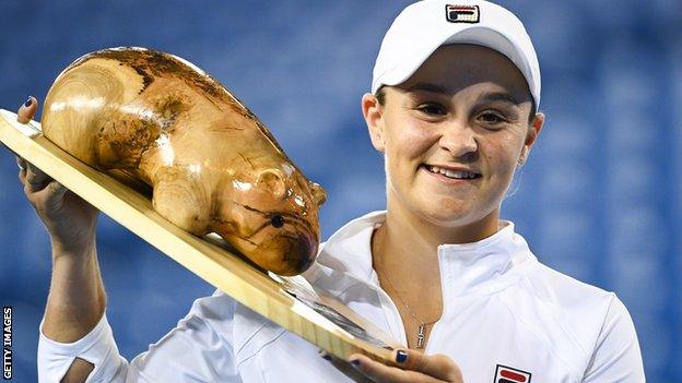 Ashleigh Barty lifts the Yarra Valley Classic trophy