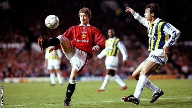 Solskjaer playing for Man Utd in 1996