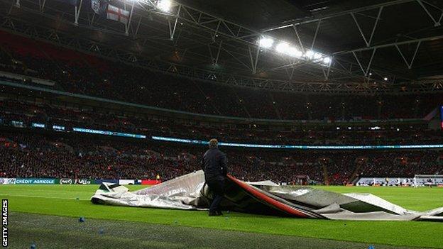 The FA Vase final returned to Wembley in 2007