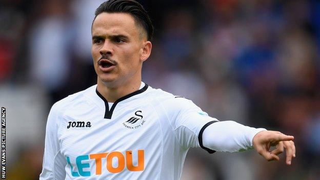 Swansea City's Roque Mesa