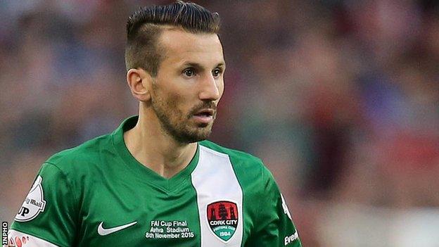 Liam Miller playing for Cork City