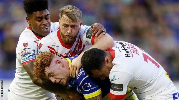 Justin Holbrook's St Helens stayed on course for a league and cup double