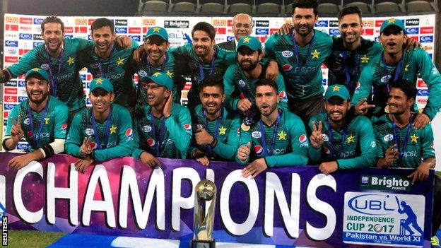 Pakistan with the T20 series trophy