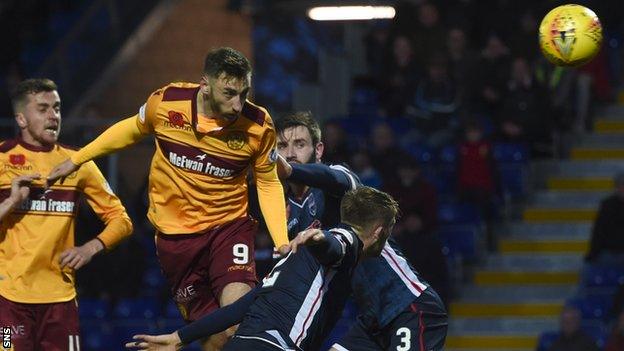 Louis Moult scores for Motherwell