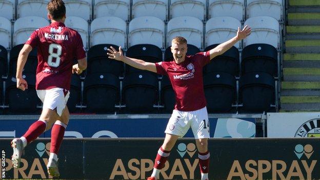 Dylan Patterson was the match-winner for Arbroath in sunny Paisley