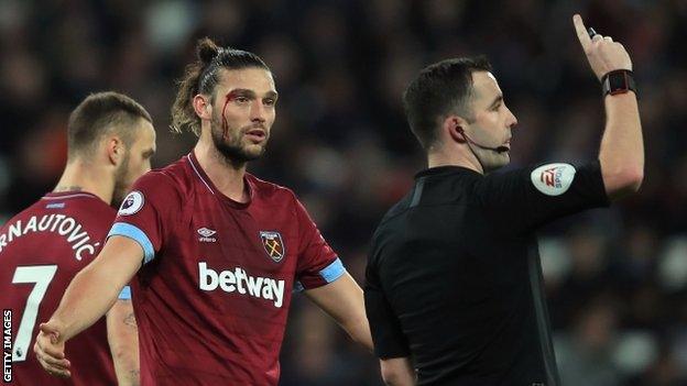 Andy Carroll was caught by a Lewis Dunk elbow which went unpunished