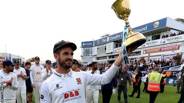 Ryan ten Doeschate lifts the 2017 County Championship trophy