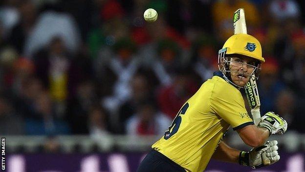 Batsman Sam Hain in action for Warwickshire