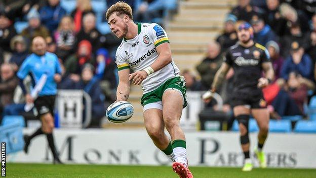 Ollie Hassell-Collins scores for Irish