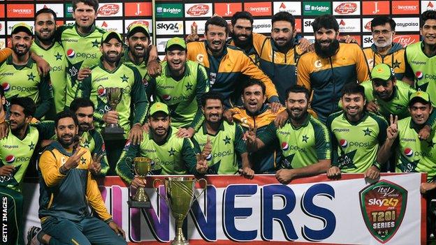 Pakistan with the Twenty20 series trophy