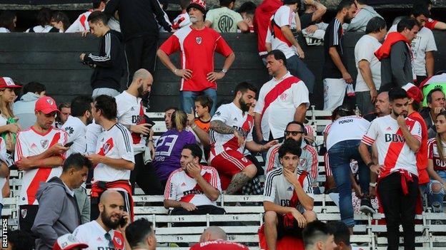 River fans wait for news on the final