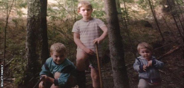 L to R: Pete Willett, Matthew Willett, Danny Willett