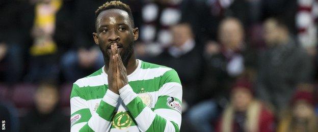 Moussa Dembele shows his frustration