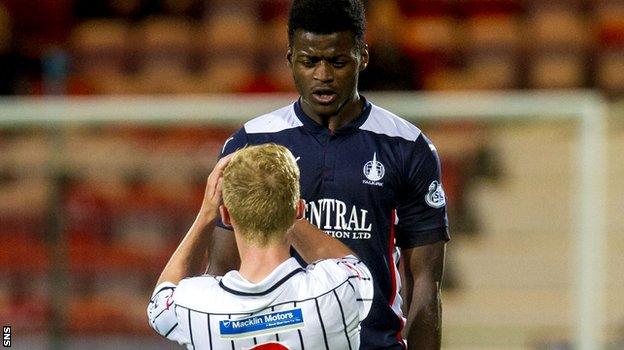 Botti Biabi head-butts Dunfermline's Ross Millen