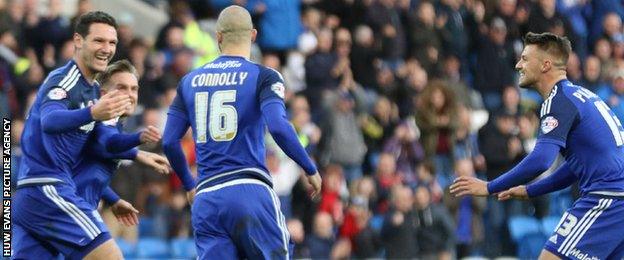 Cardiff celebrate Matt Connolly's goal against Reading