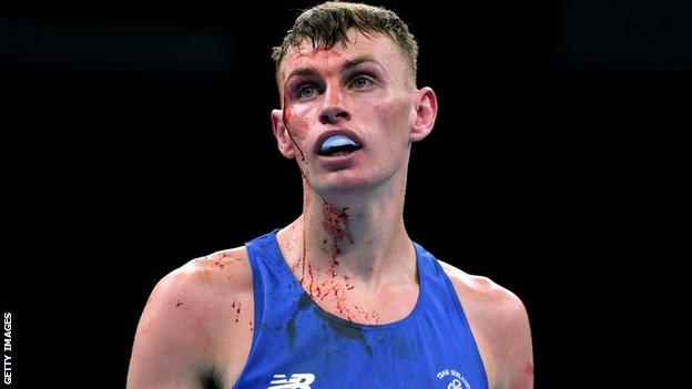 Sean McComb is through to the last 16 of the World Boxing Championships in Doha