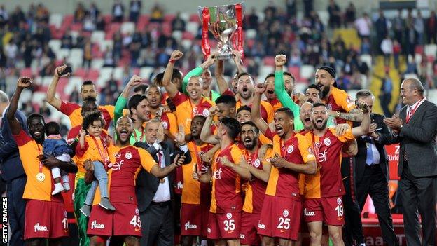 Galatasaray celebrate winning the Turkish Cup