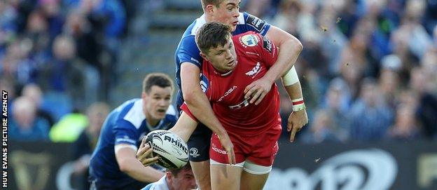 Scarlets wing Steff Evans