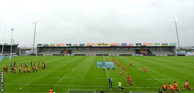 Exeter and Leicester players mark support for the Black Lives Matter movement in different ways