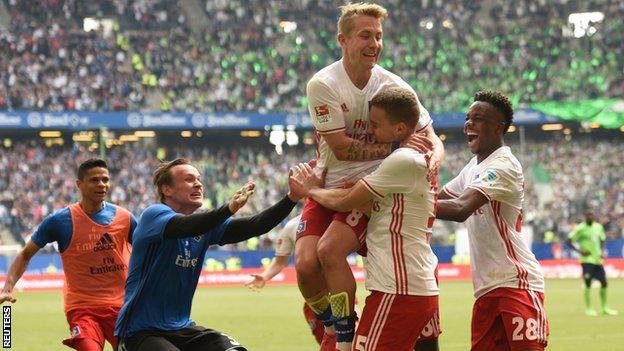 Hamburg celebrate Bundesliga survival