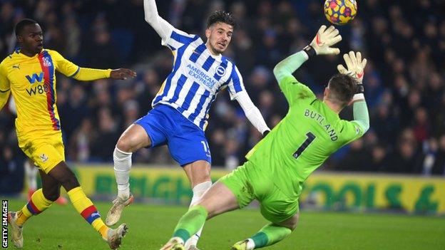 Jack Butland saves from Jakub Moder