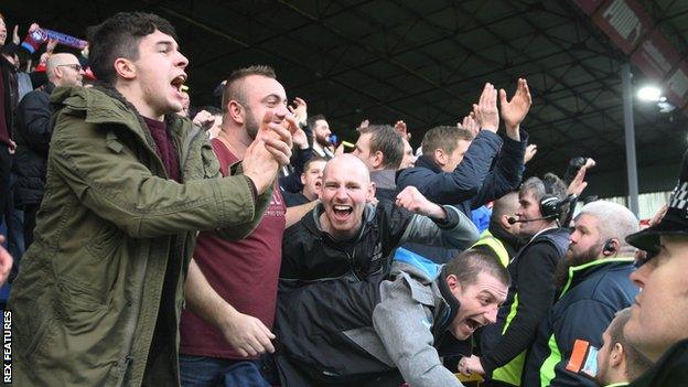 Lincoln fans celebrate