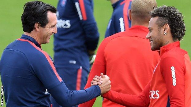 Unai Emery and Neymar shake hands