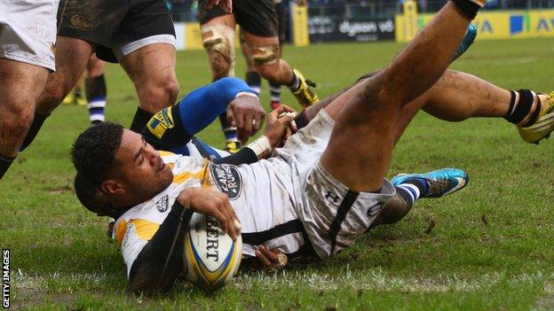 Frank Halai scores a first-half try for Wasps