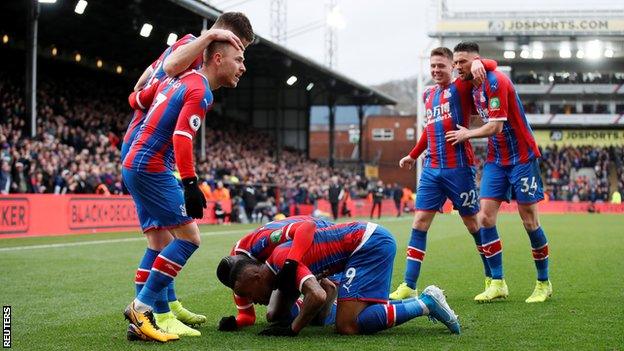 Crystal Palace celebrate Jordan Ayew's goal