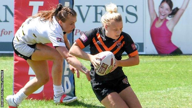 Georgia Roche in action for Castleford Tigers