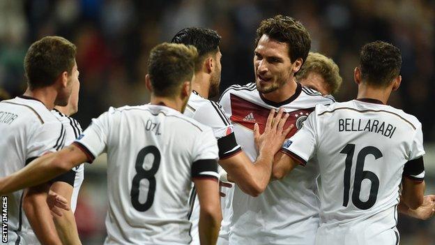 Germany defender Mats Hummels (centre)