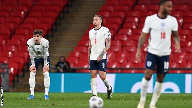 England players react