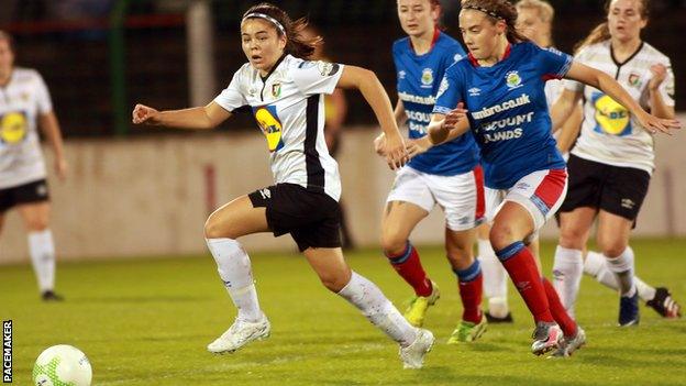 The green light was given to continuing the Women's Premiership by the IFA