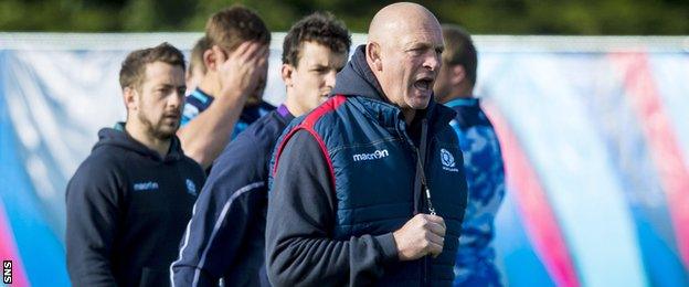 Vern Cotter at Scotland training