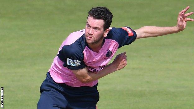 Nathan Sowter in action for Middlesex